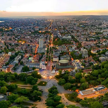 2br Sea Walk Condo, Center, Kitchen, Wifi فارنا